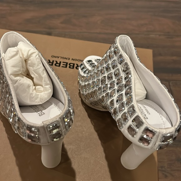 New authentic Burberry embellished shoes - Picture 5 of 12
